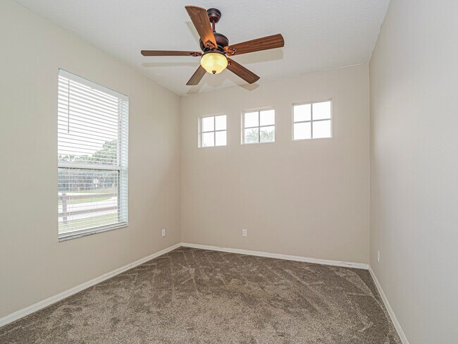 Building Photo - 7916 105th Ct