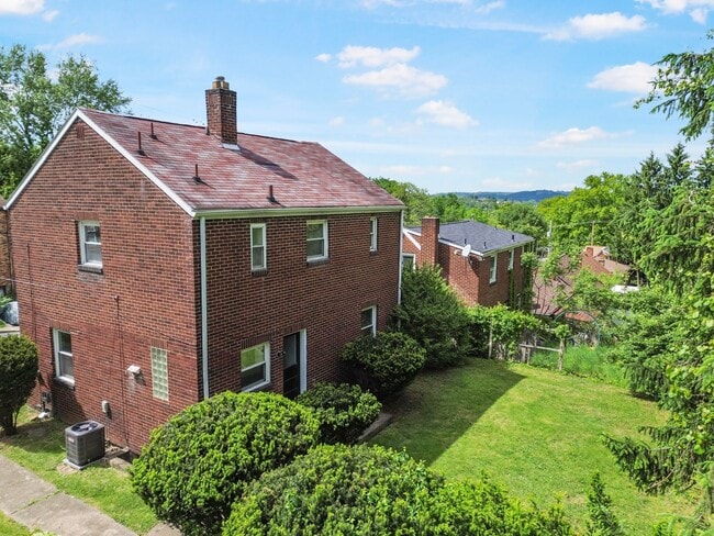 Building Photo - AVAILABLE NOW! Fully RENOVATED 3 bedroom in McKeesport!
