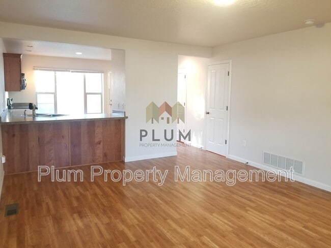Building Photo - 2115 Mount Ave
