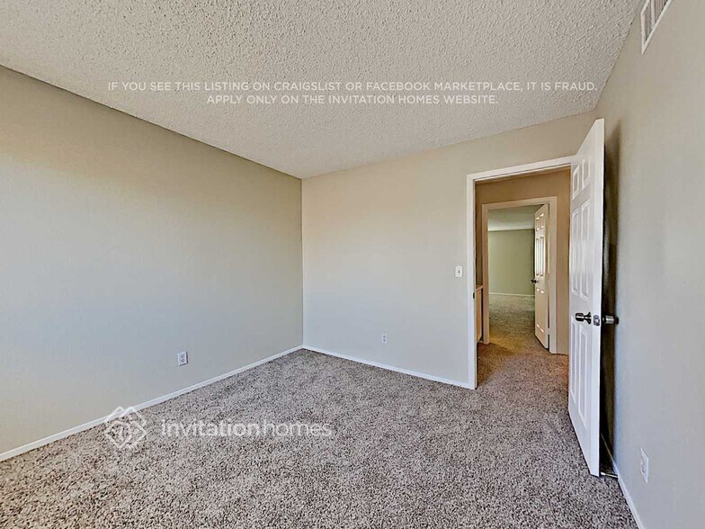 Building Photo - 2308 Lone Pine Dr