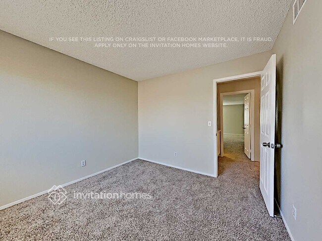 Building Photo - 2308 Lone Pine Dr