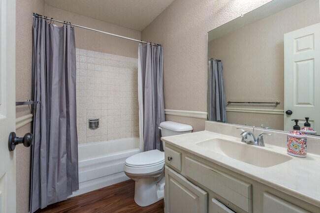 Guest bathroom - 887 E Peila Ave