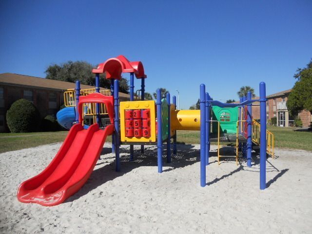 Building Photo - 492 Banyon Tree Cir