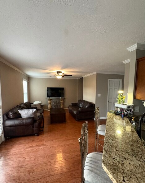 Building Photo - 3957 High Chaparral Dr