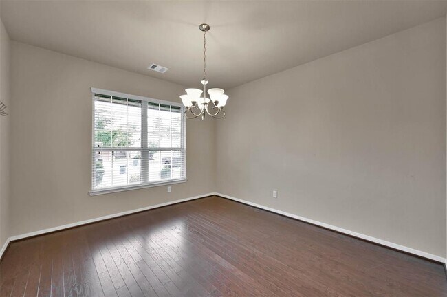 Building Photo - 2458 Garden Falls Dr