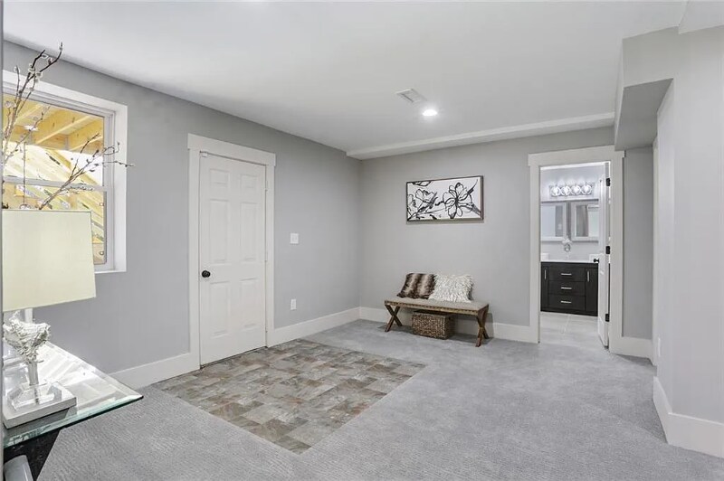 Building Photo - 2739 Flagstone Dr SE