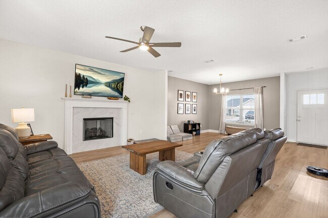 Building Photo - Like New Construction in Ludowici