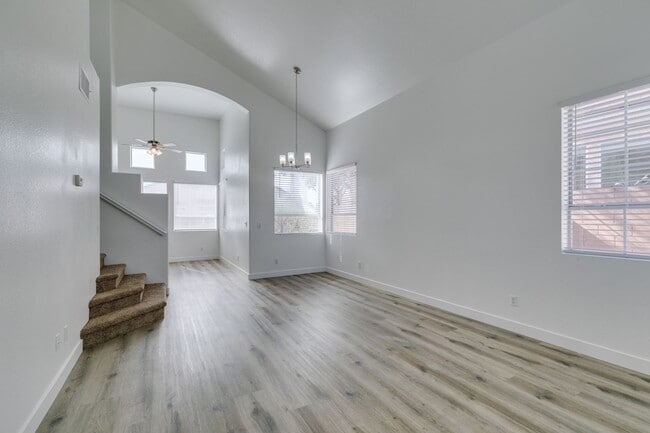 Building Photo - NORTH SHORES REFRESHED 2 STORY HOME WITH FIREPLACE AND LARGE BACKYARD