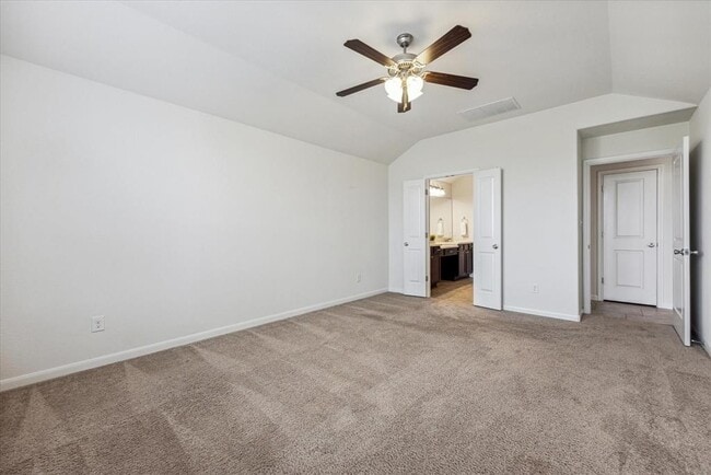 Building Photo - 6805 Leonardo Dr