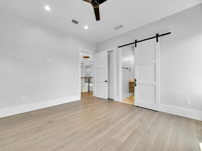 Building Photo - 330 Kelly Plantation Dr