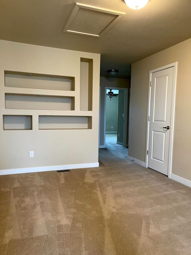 Building Photo - Beautiful Midvale Townhome for rent!