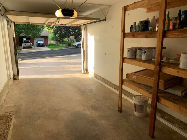 Building Photo - 550 E 250 N