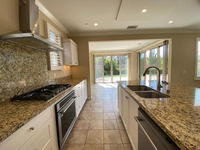 Building Photo - 3 bedroom in Irvine CA 92620