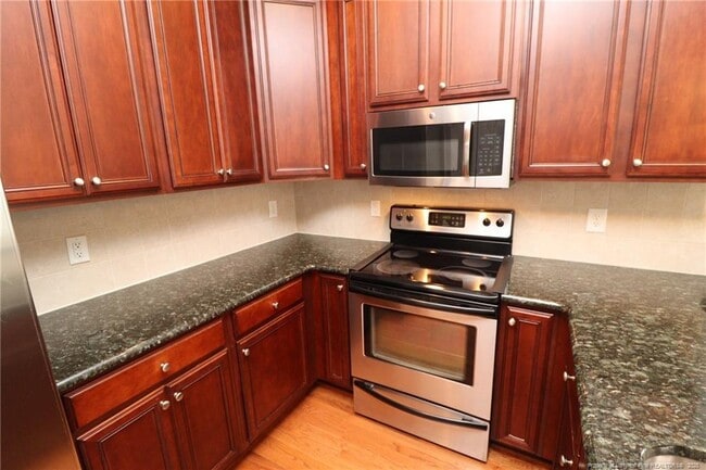 Building Photo - 5013 Sunny Creek Ln