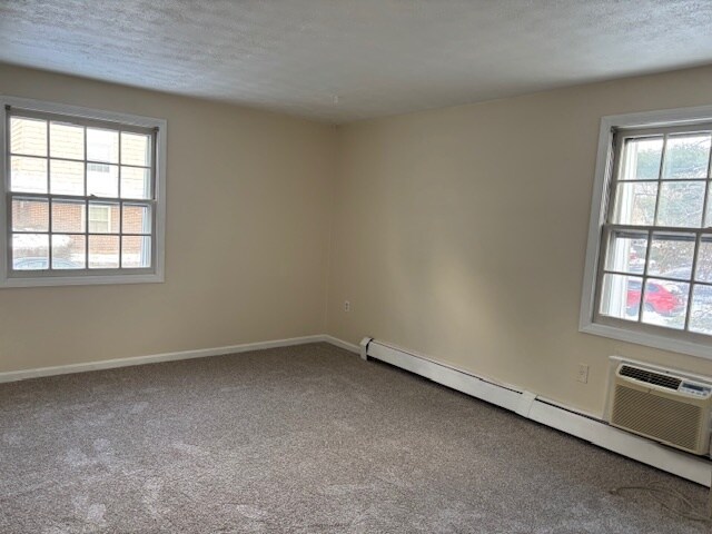 Building Photo - 1196 Middle Tpke W