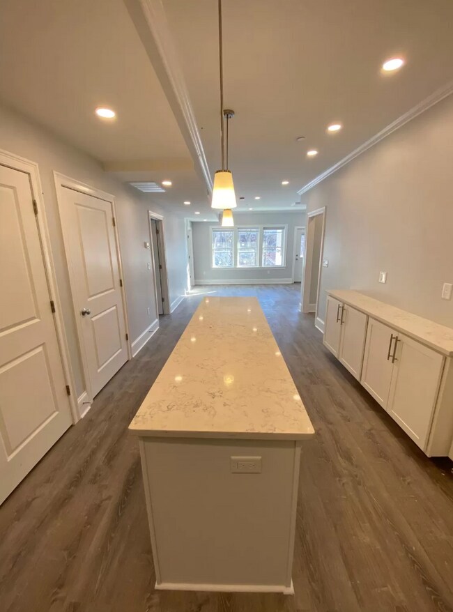 Building Photo - 120 Kenrick St