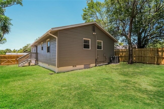 Building Photo - 425 S Disston Ave