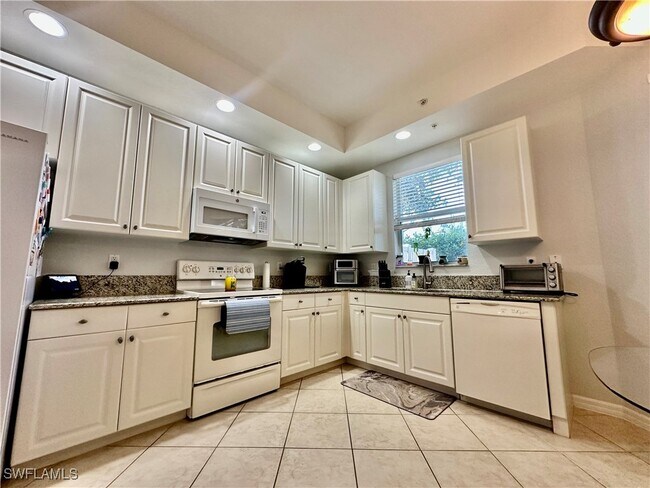 Building Photo - 1335 Mariposa Cir