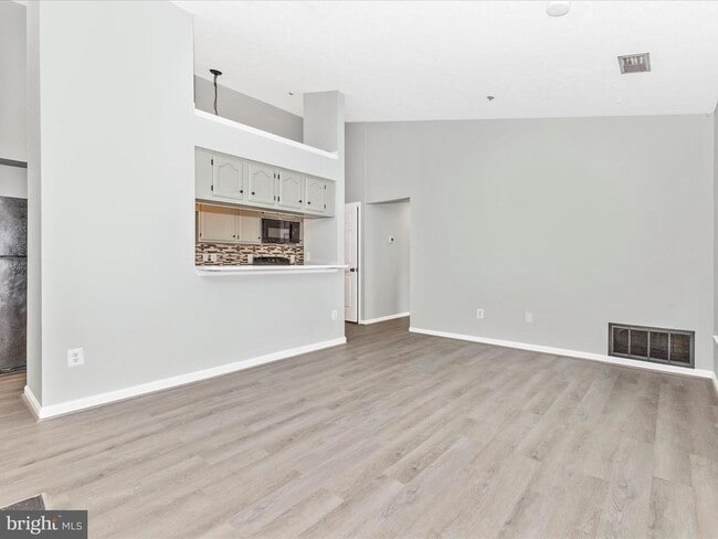 Building Photo - 615 Himes Ave
