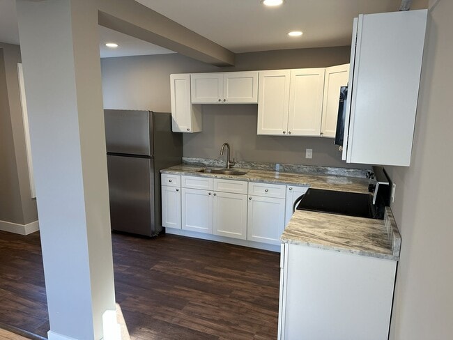 Building Photo - 173-175 Center Street