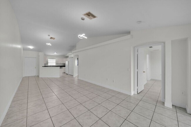 Building Photo - 2033 Andalusia Blvd