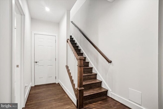 Building Photo - 3016 20th St S