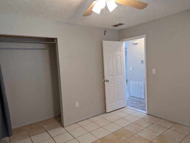 Building Photo - Move in Special half off first months rent - Lovely 3 bed 2 bath duplex