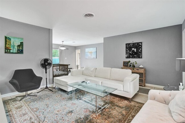 Building Photo - 6210 NE 21st Rd