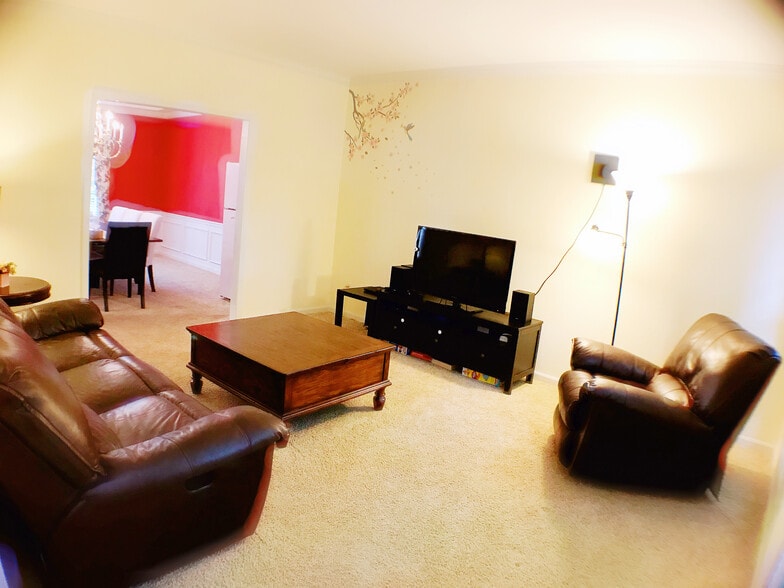 Living Room-2019 - 1522 Heritage Lake Dr