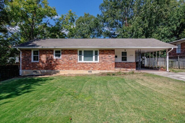 Primary Photo - 1238 Lindenwood Ln NE