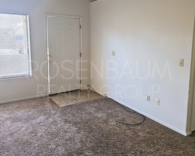 Building Photo - Charming & Inviting 2-bedrooms, 1-bath apartment in Prescott Valley!