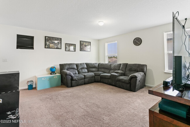 Building Photo - 3315 Ridgeview Dr