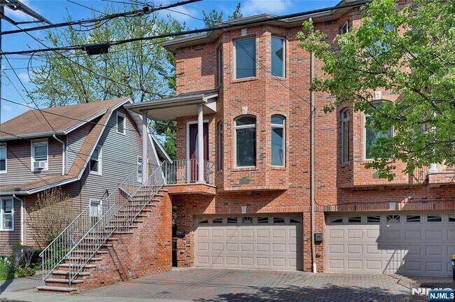 Primary Photo - 236 Columbus Ave