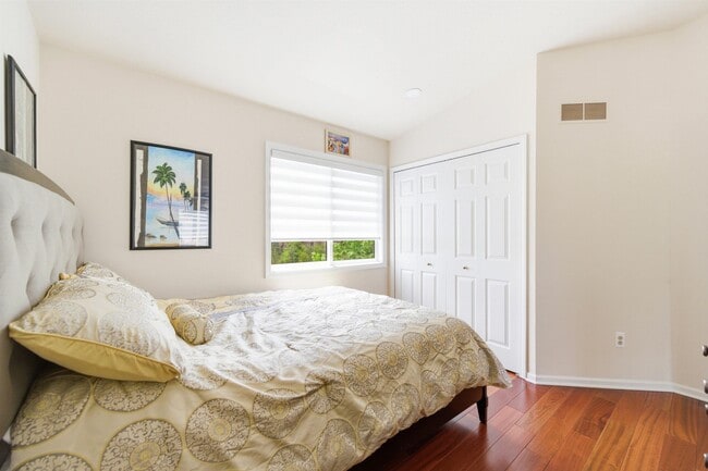 Building Photo - 2243 Sun Valley Dr