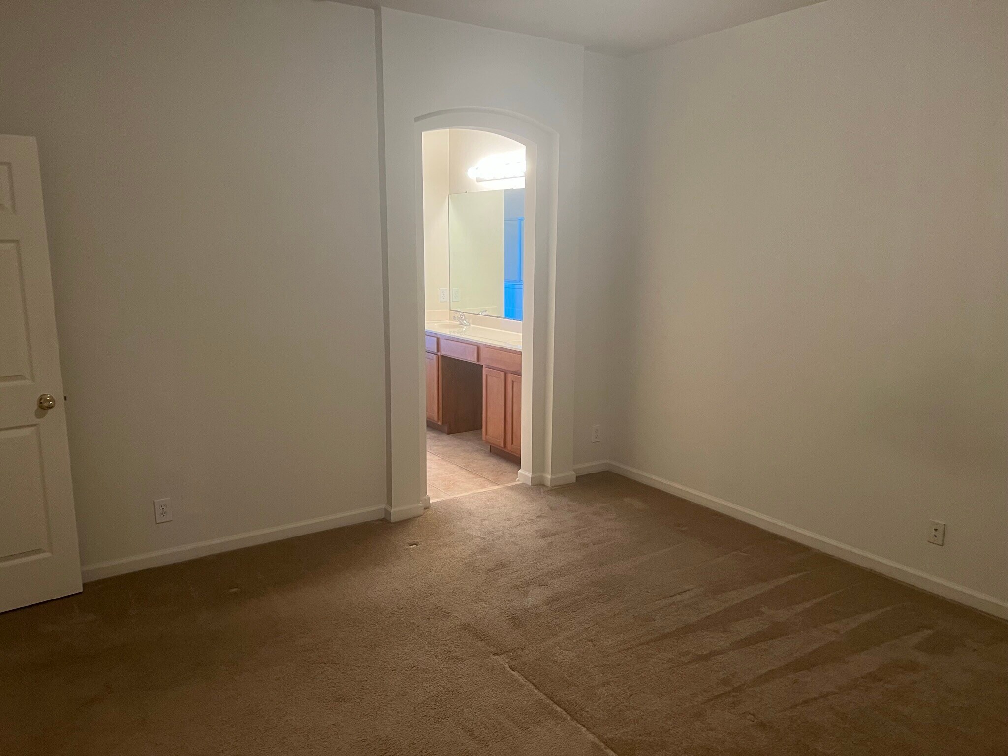 Building Photo - 465 Victoria Hills Dr
