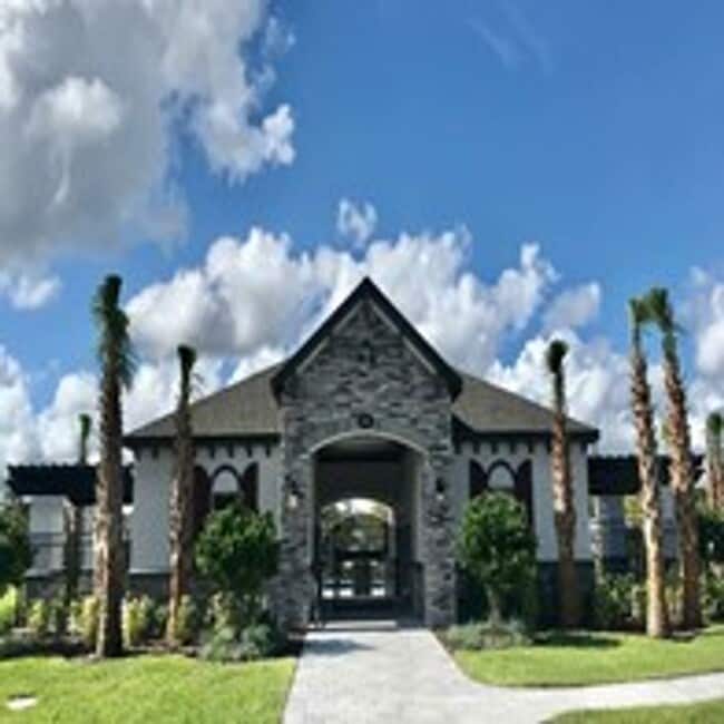 Building Photo - Lease this 3BR End-Unit Townhome in Gated Community with Water View!