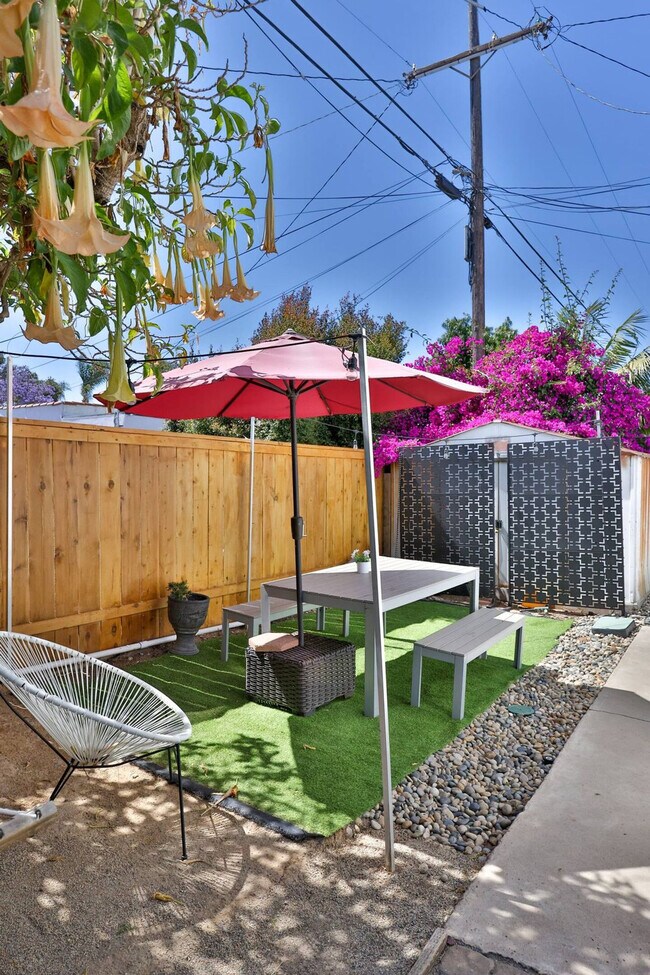 Building Photo - 3270 Cedar St