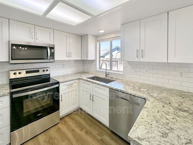 Building Photo - 1350 W Yost Ct