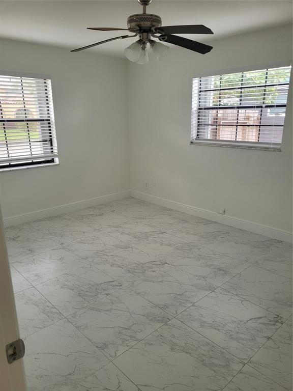 Building Photo - 770 NE 38th St