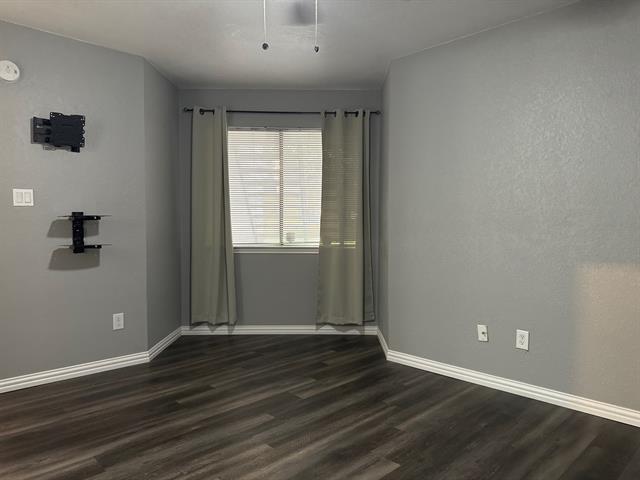 Building Photo - 2309 Balsam Dr