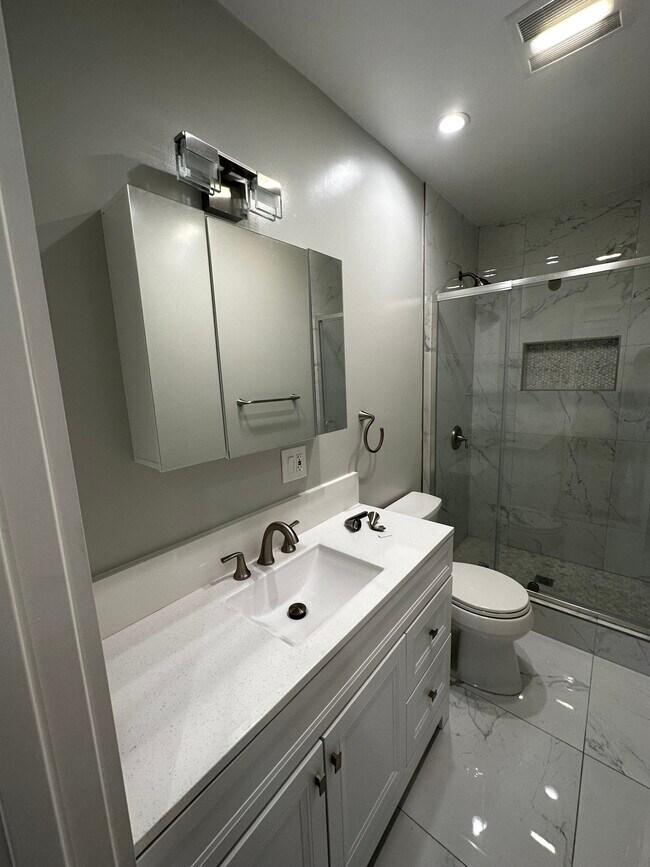 Bathroom 1 - 824 Glenway Dr