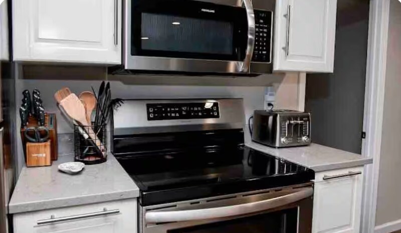 Building Photo - 2884 N 675 E