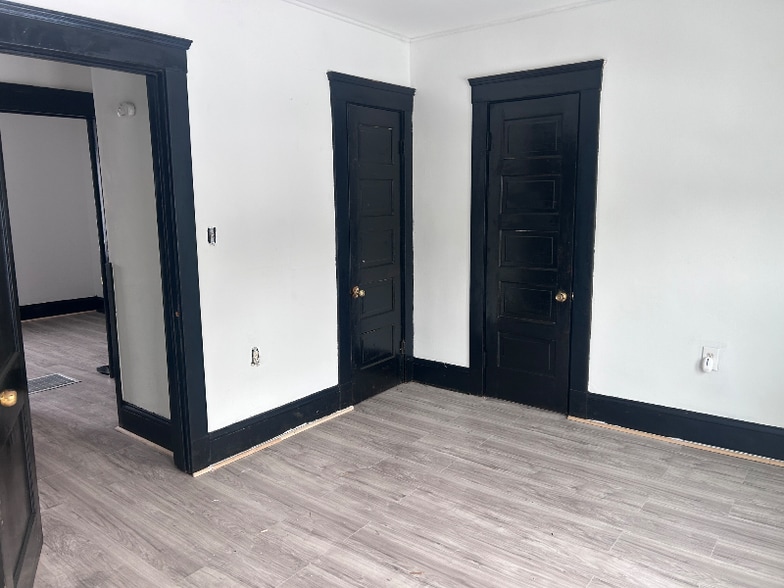 Building Photo - 7715 Goodman Ave