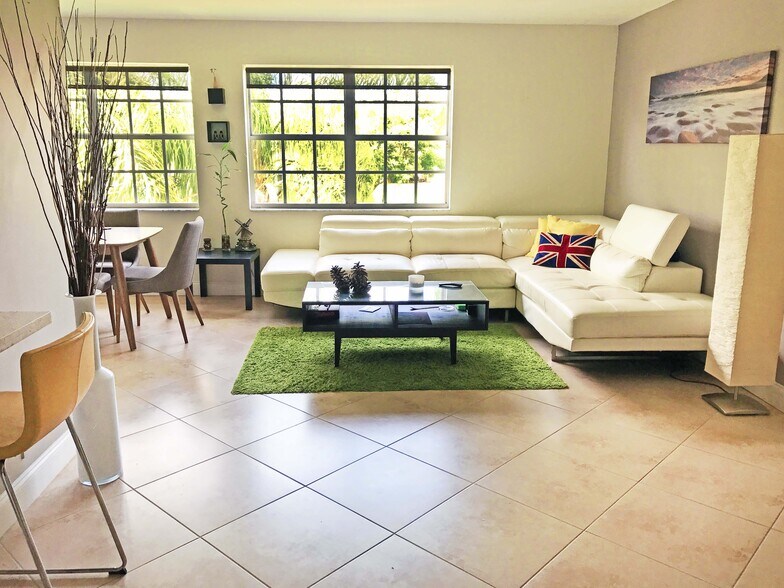 Building Photo - 8621 SW 5th St