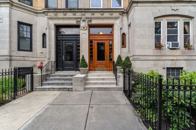 Building Photo - 130 Longwood Ave