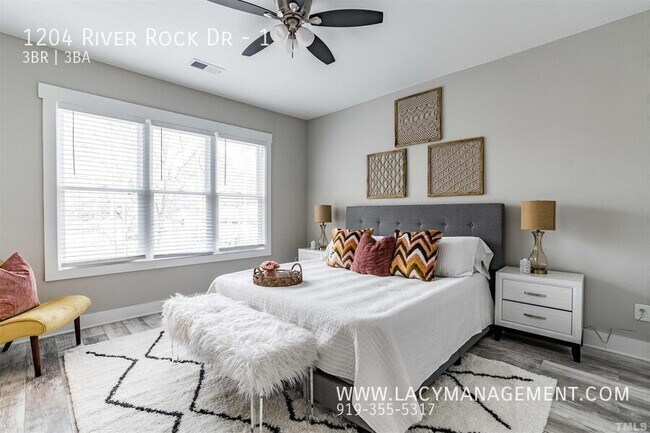 Building Photo - 1204 River Rock Dr