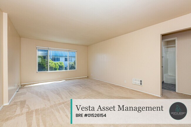 Building Photo - 1464 Grove St