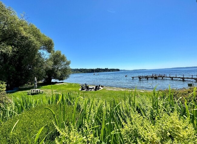 Building Photo - 2bd/1.75ba Kirkland Condo
