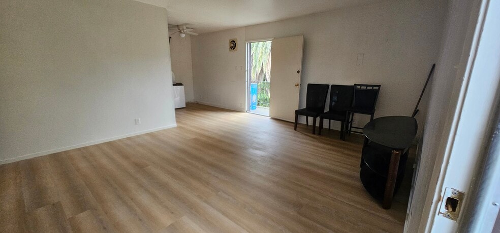 Building Photo - 411 E Santa Fe Ave