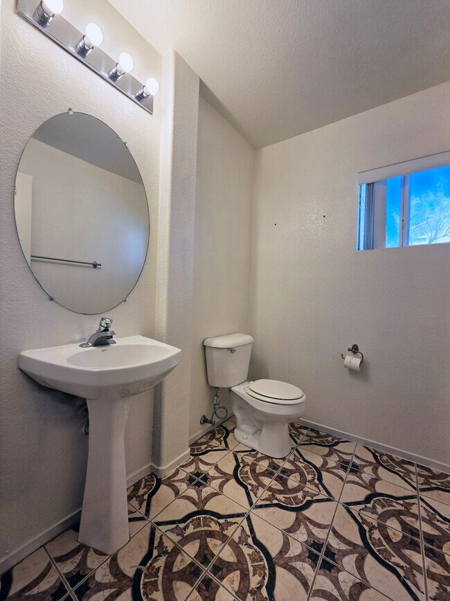 Building Photo - 3 Bedroom Home with New Carpet Upstairs & Spacious Backyard